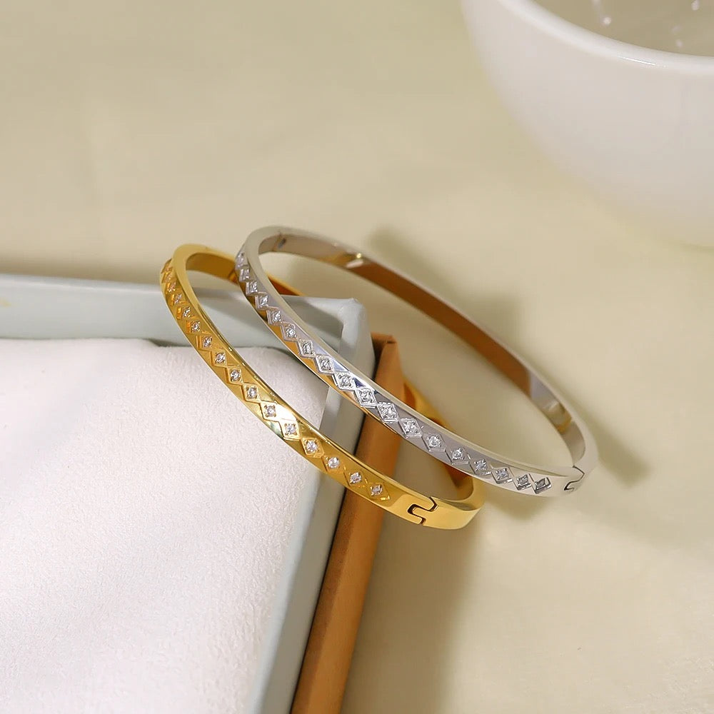 ‘Lisbon’ Gold Cuff Bangle